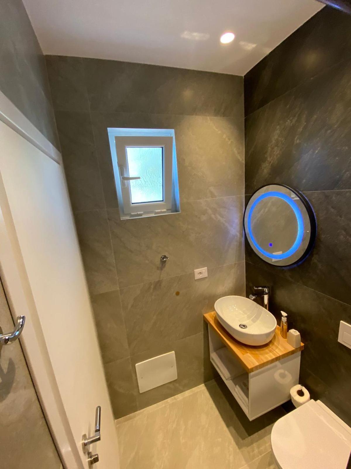 Sea Breeze Villa Sarandë Quarto foto